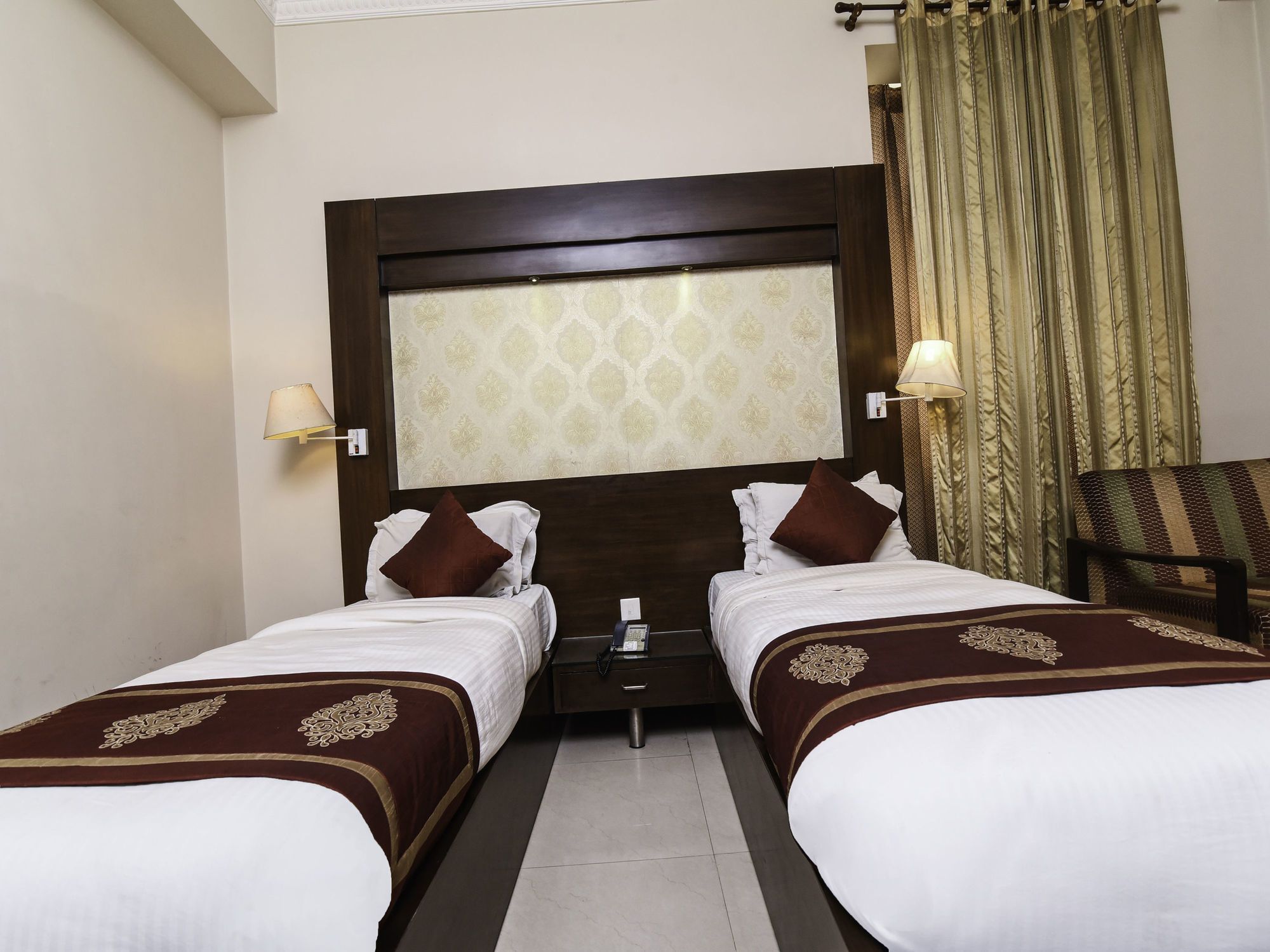 Treebo Trend Kaant Palace Fatehabad Road Agra  Dış mekan fotoğraf